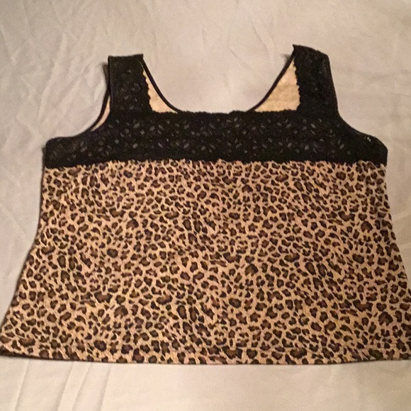 PICK 4 FOR $25 Secret Treasure XL top - Picture 2 of 3
